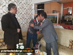 نشست صمیمی ریاست آموزشکده فنی وحرفه ای تربت حیدریه با خانواده محترم ایثارگر وجانباز جناب آقای زارعیان 3